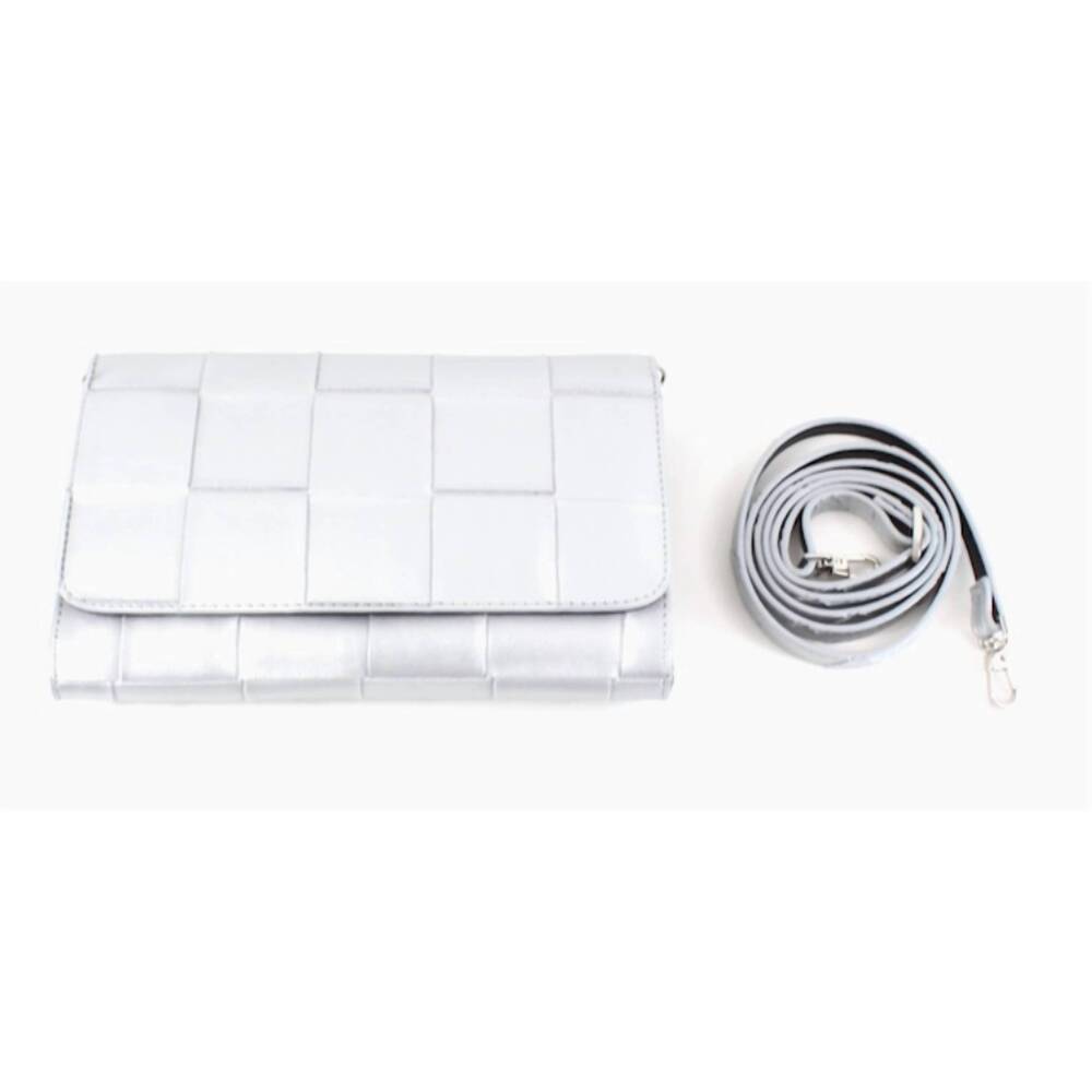 NEW PRETTY PERSUASIONS women's genuine leather crossbody purse in silver